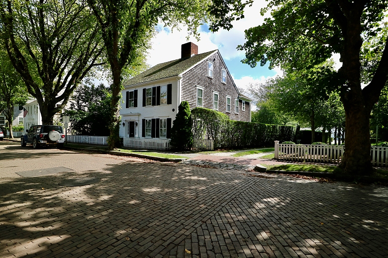 102 Main Street Nantucket, MA Rental House