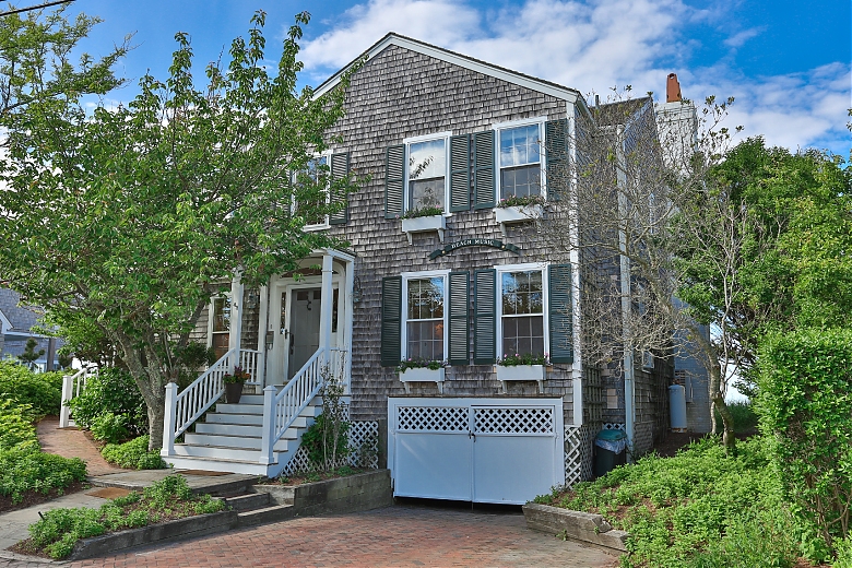 49 Hulbert Avenue Nantucket, MA Rental House